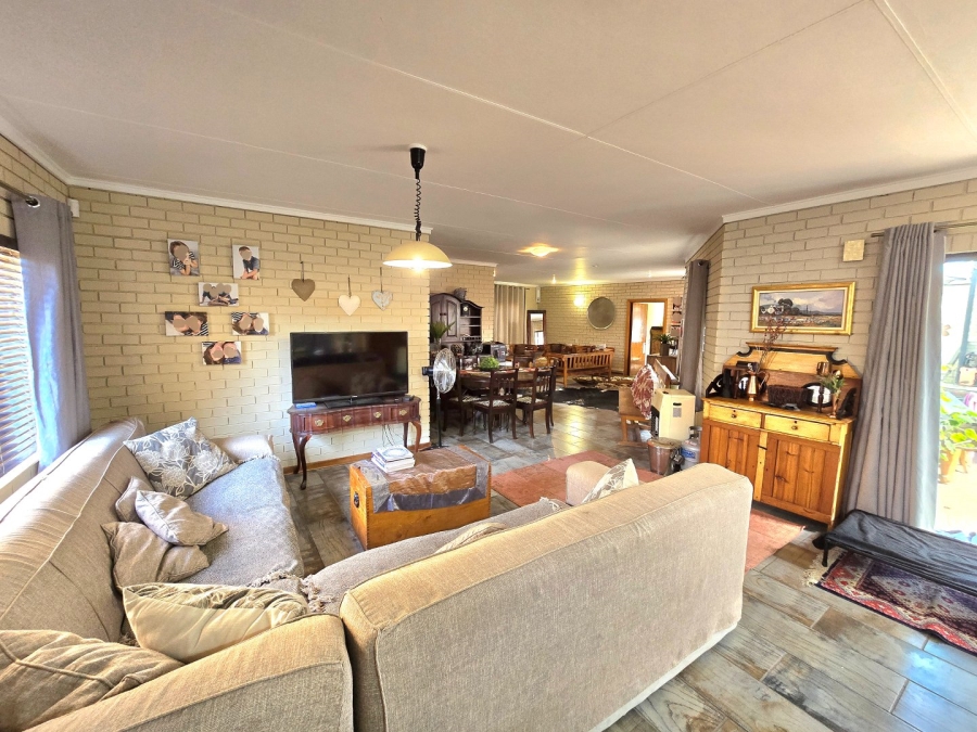 4 Bedroom Property for Sale in La Provance Free State